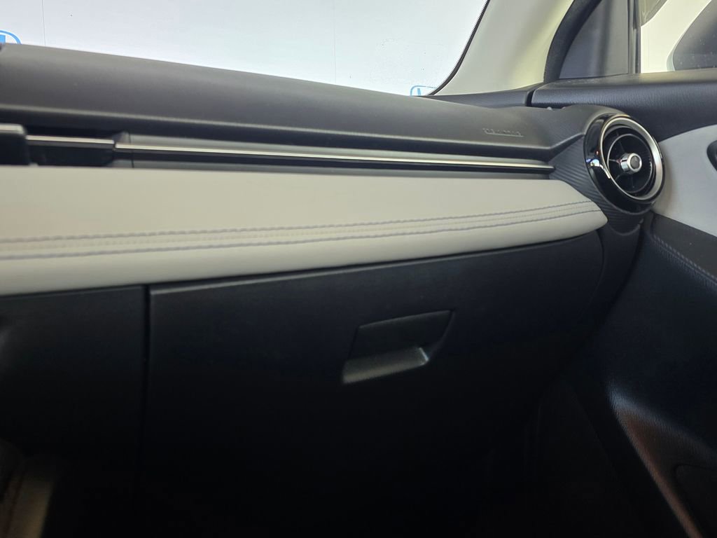 Used 2019 Toyota Yaris L FWD image 24