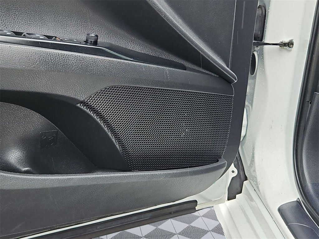 Used 2020 Toyota Camry SE image 12