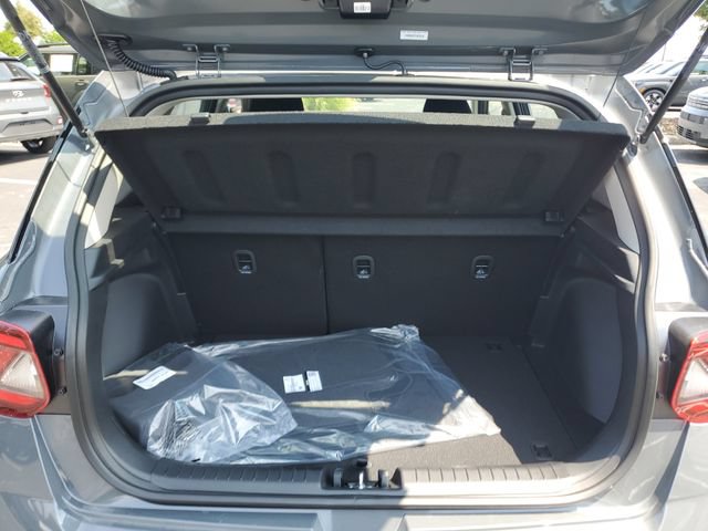 New 2026 Hyundai Venue SE FWD image 8
