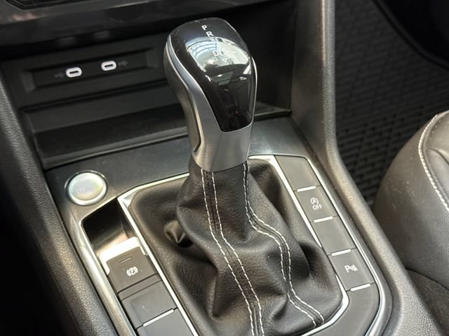 Used 2023 Volkswagen Tiguan SE R-Line AWD/4WD image 36