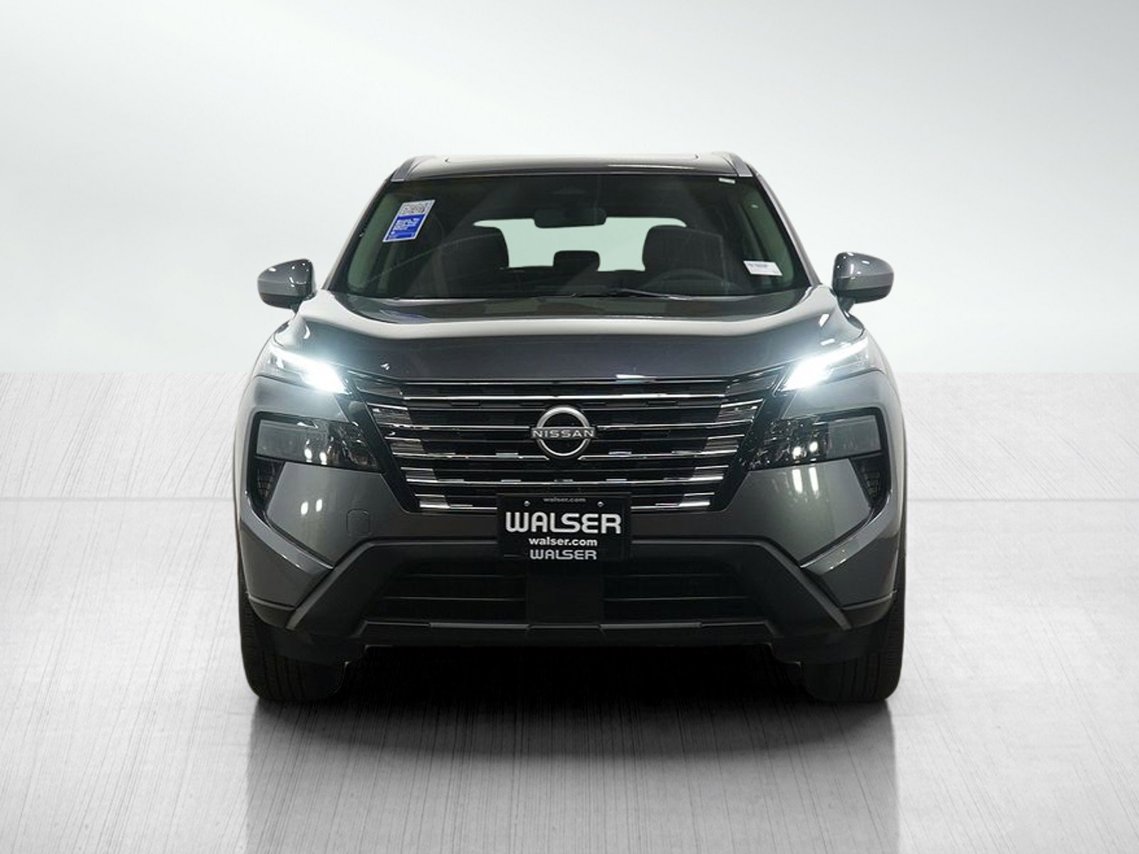 Used 2024 Nissan Rogue SV w/ SV Premium Package image 8