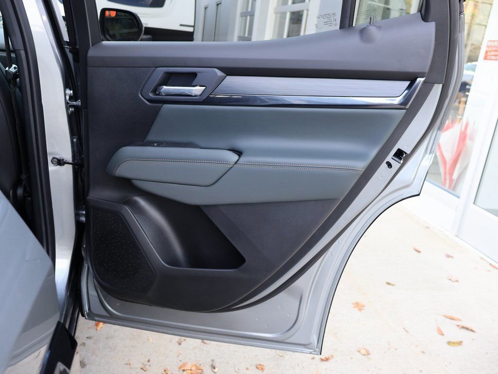 New 2026 GMC Terrain AT4 w/ LPO, Black Badging Package image 31