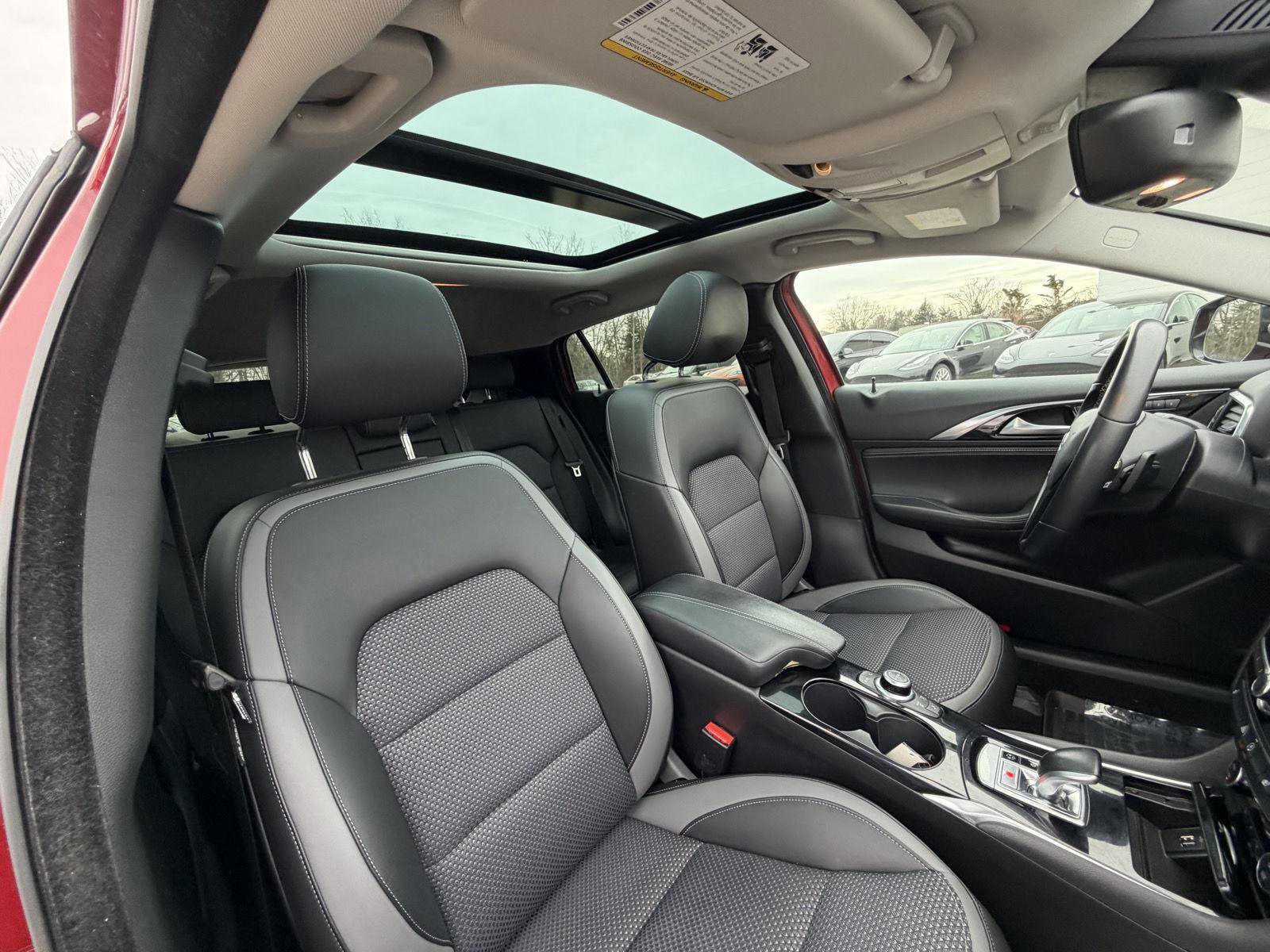 Used 2018 INFINITI QX30 AWD image 28