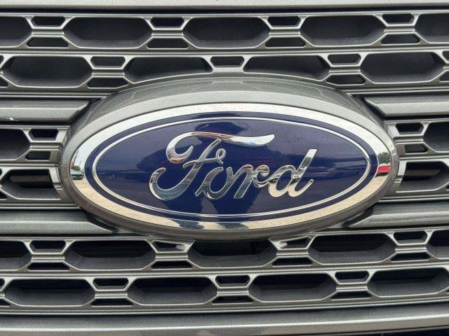 Used 2024 Ford Explorer XLT w/ Equipment Group 202A RWD image 12