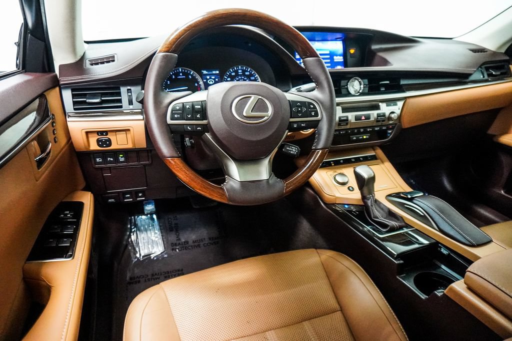 Used 2018 Lexus ES 350 w/ Luxury Package w/Wood Trim FWD image 24