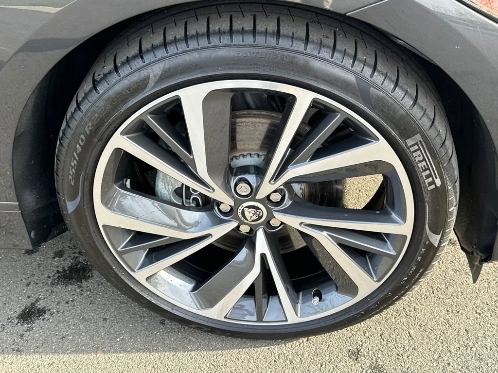 Used 2024 Jaguar I-PACE R-Dynamic HSE image 7