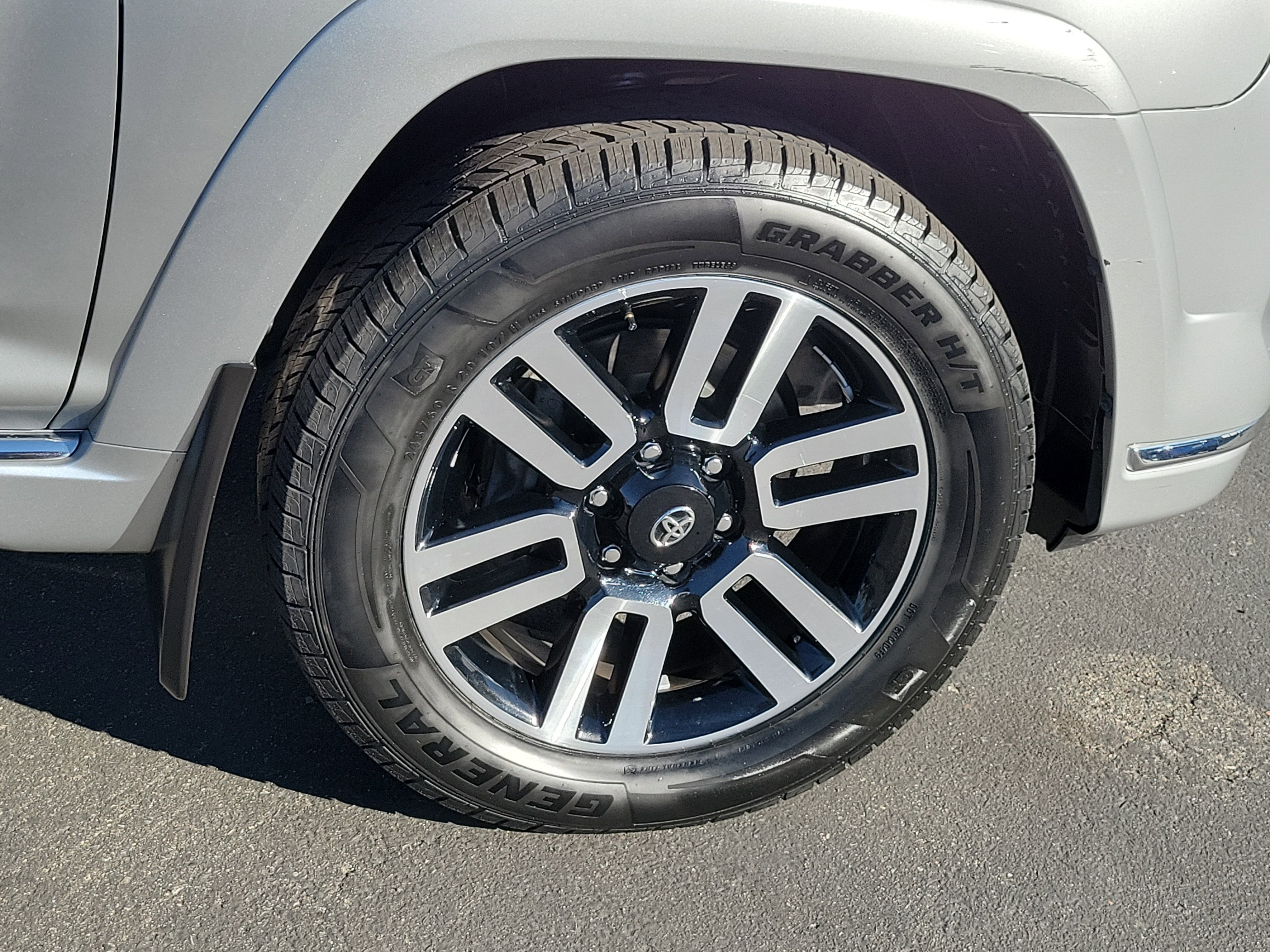Used 2023 Toyota 4Runner Limited AWD/4WD image 15