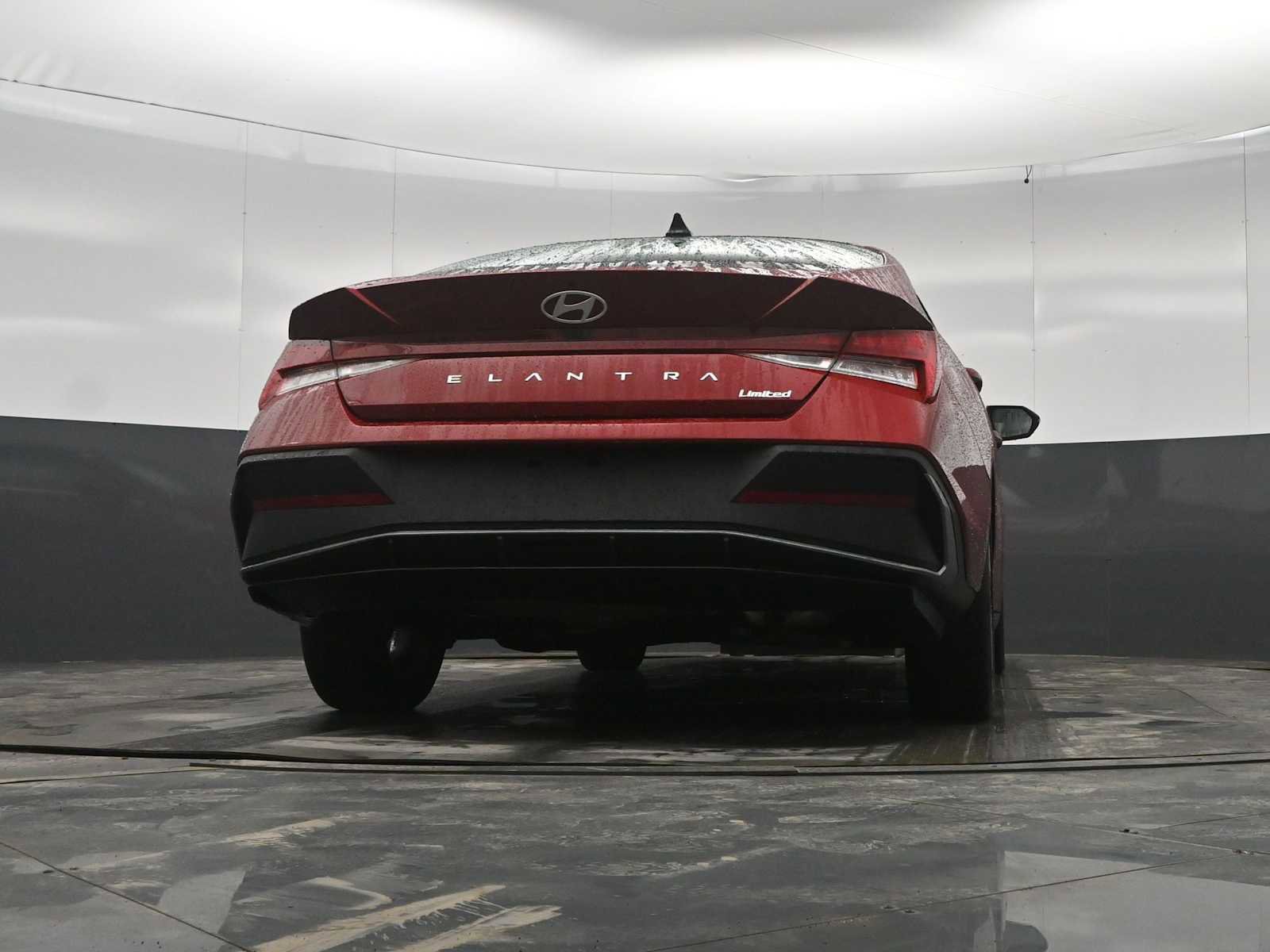 Certified 2025 Hyundai Elantra Limited image 35