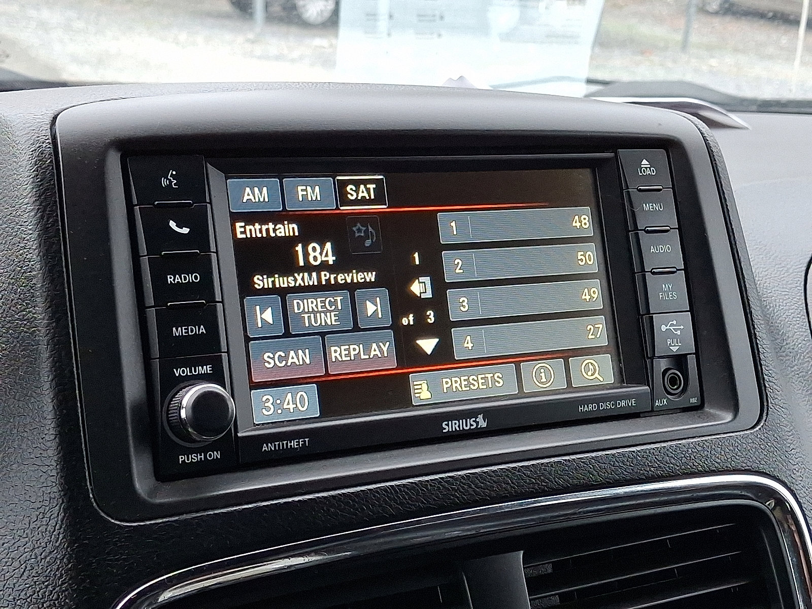 Used 2017 Dodge Grand Caravan SXT image 19