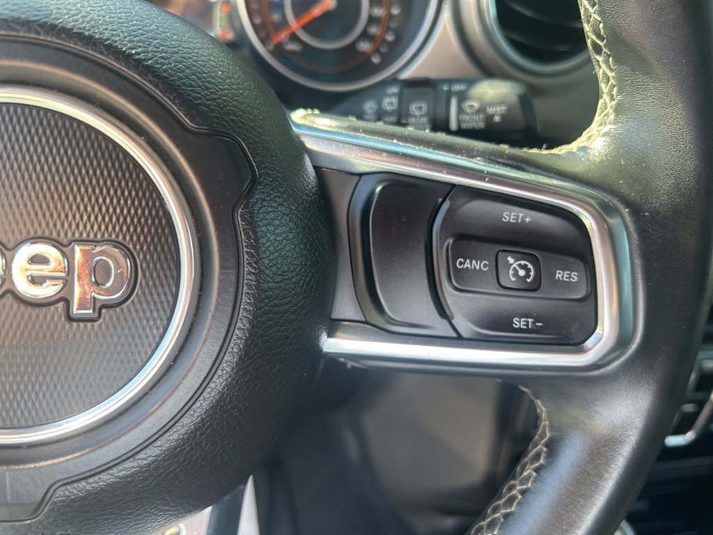 Used 2018 Jeep Wrangler Unlimited Sahara image 16