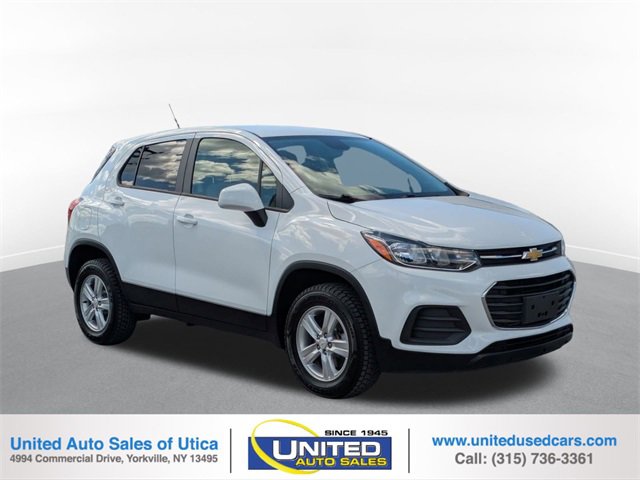 Used 2022 Chevrolet Trax LS w/ Tint and Cruise Package image 1