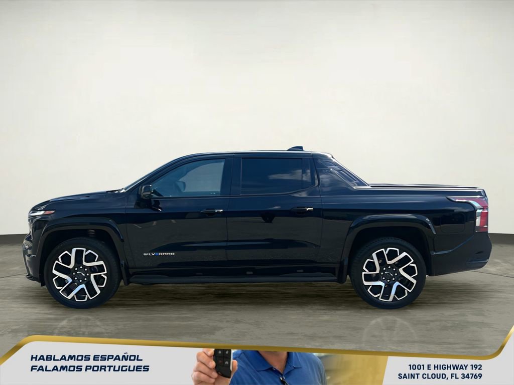 Certified 2025 Chevrolet Silverado EV RST AWD/4WD image 3