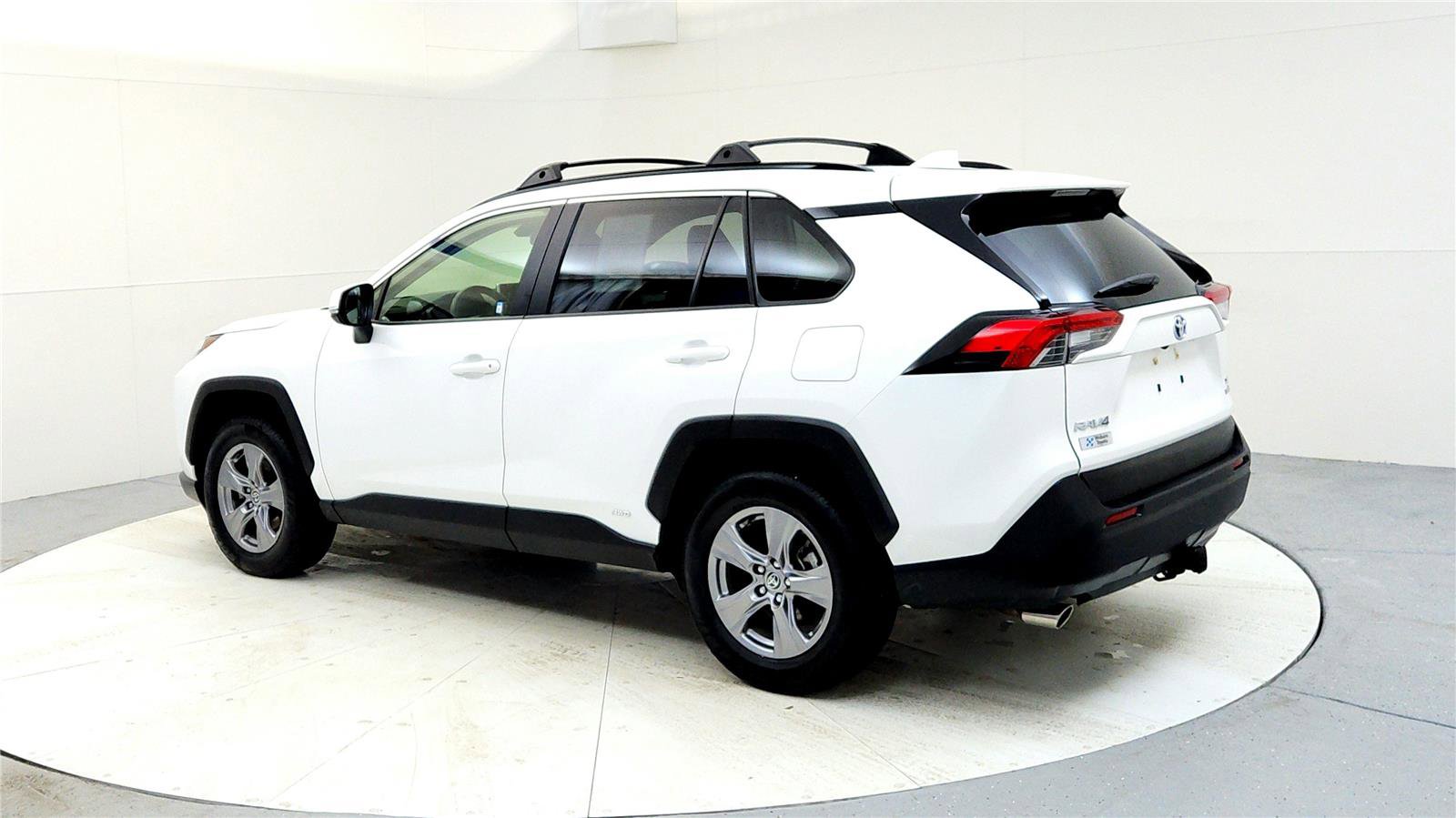 Certified 2023 Toyota RAV4 XLE w/ Convenience Package image 4