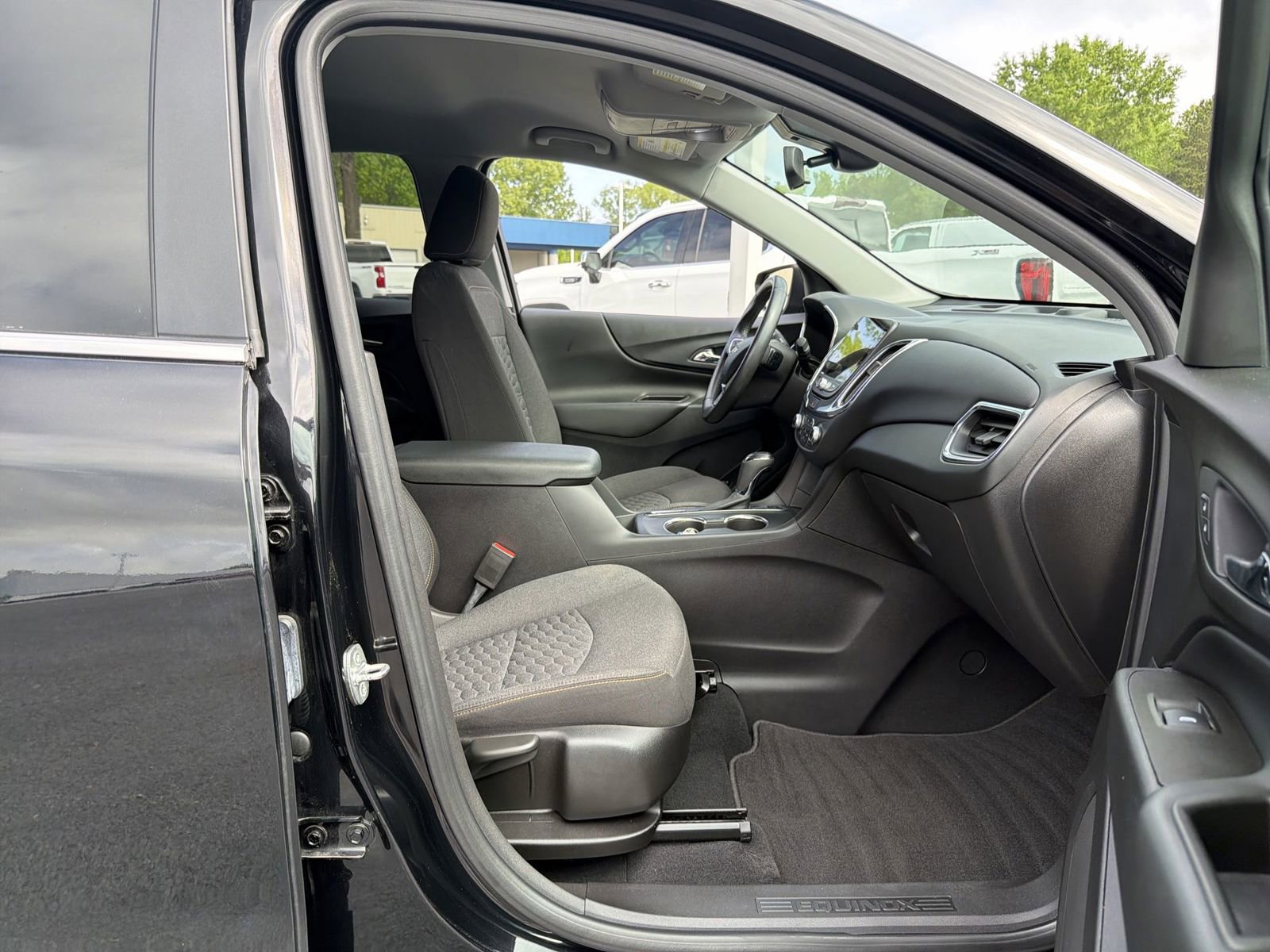 Used 2021 Chevrolet Equinox LT AWD/4WD image 32