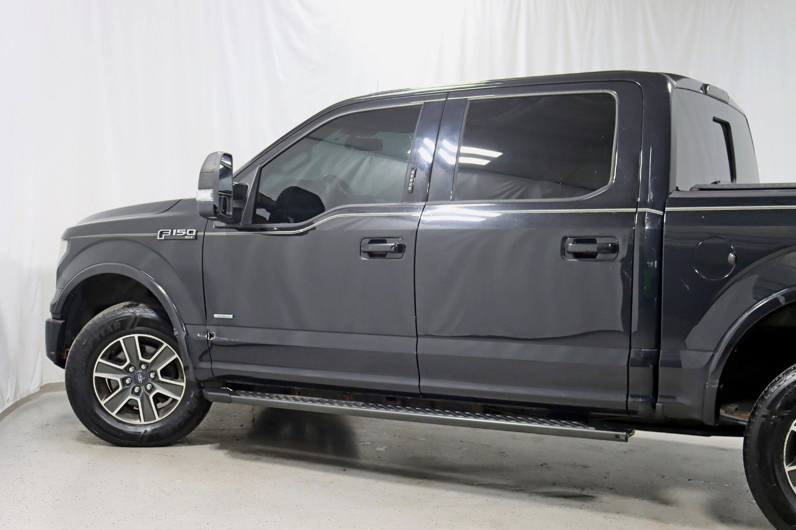 Used 2015 Ford F150 XLT w/ Equipment Group 302A Luxury AWD/4WD image 12