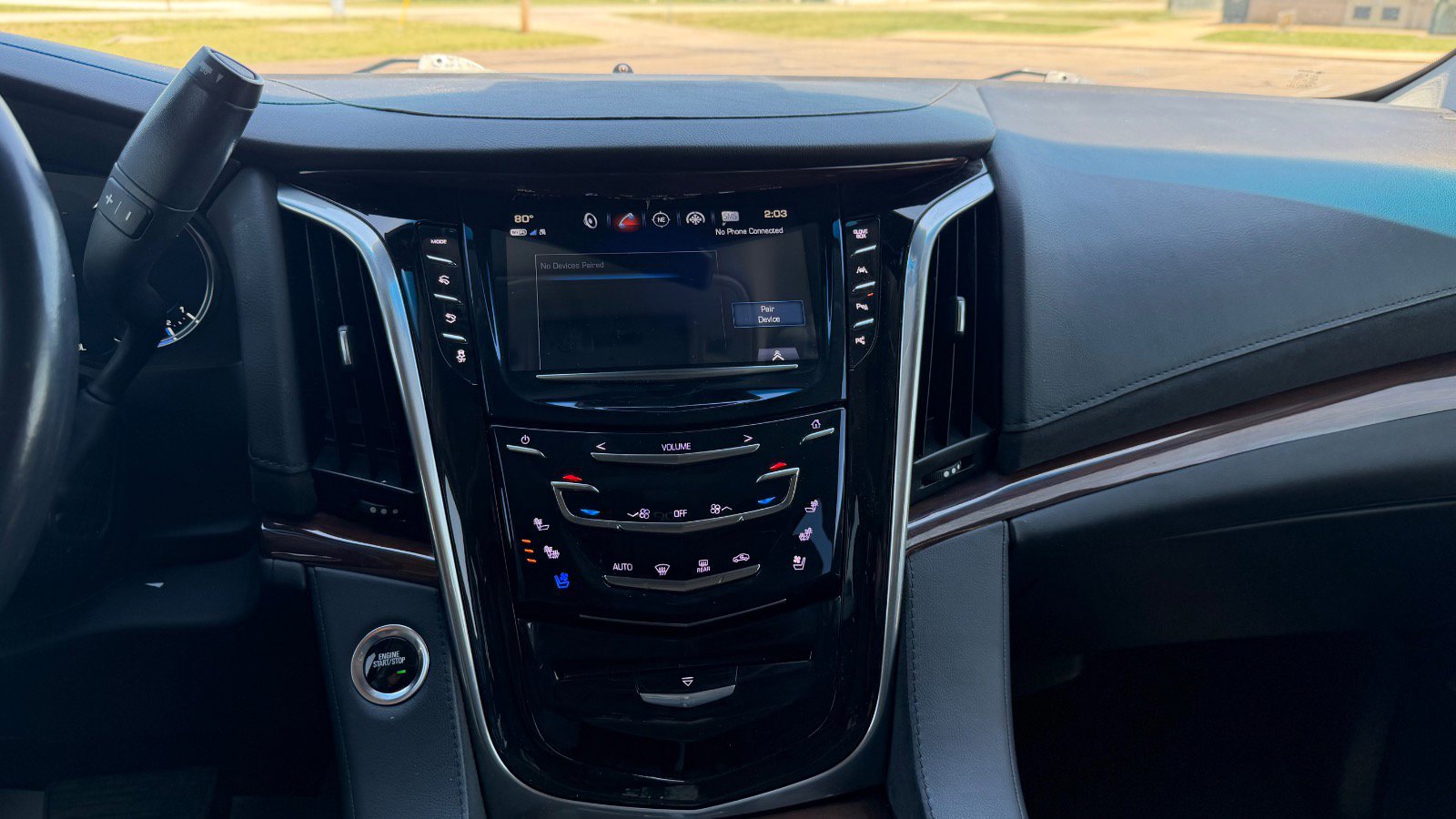 Used 2019 Cadillac Escalade ESV Luxury AWD/4WD image 45