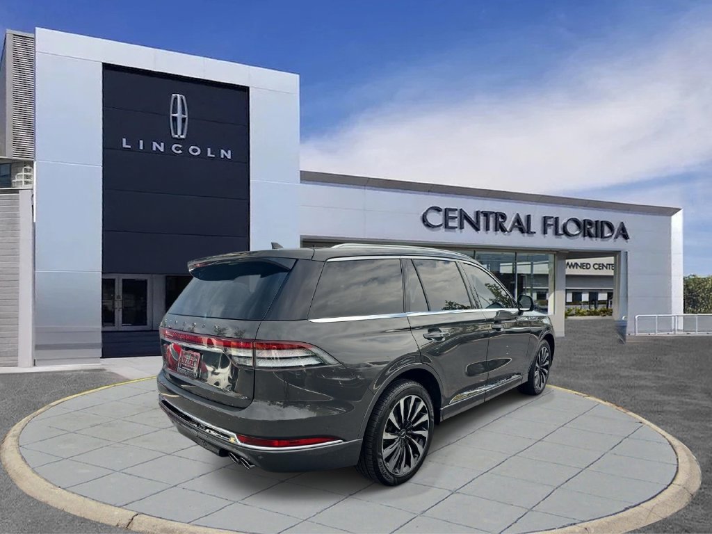 Certified 2023 Lincoln Aviator Black Label Grand Touring w/ Class IV Trailer Tow Package AWD/4WD image 4