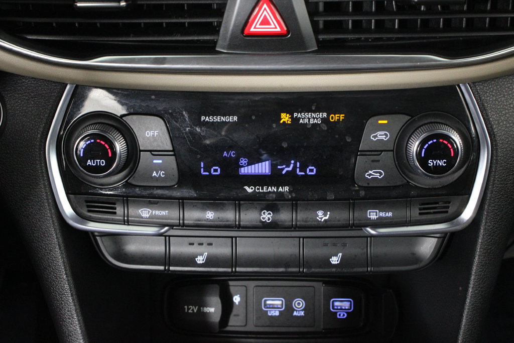 Used 2020 Hyundai Santa Fe SEL w/ Convenience + Premium Package FWD image 20