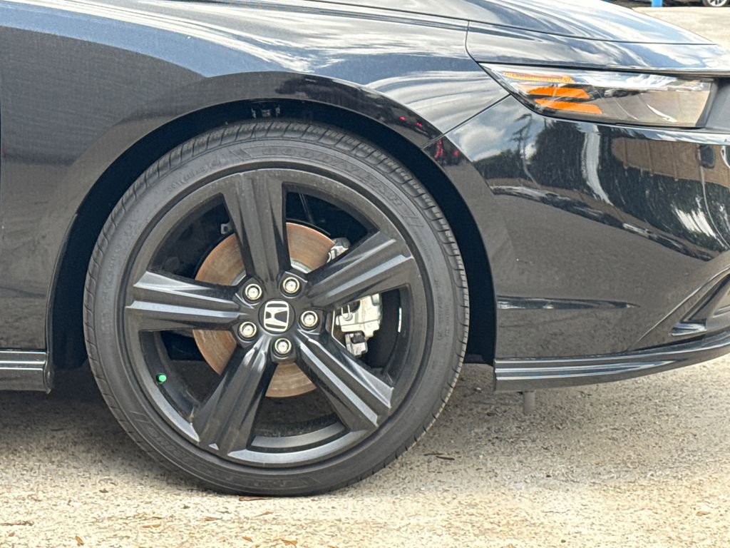 Used 2025 Honda Accord Sport image 5