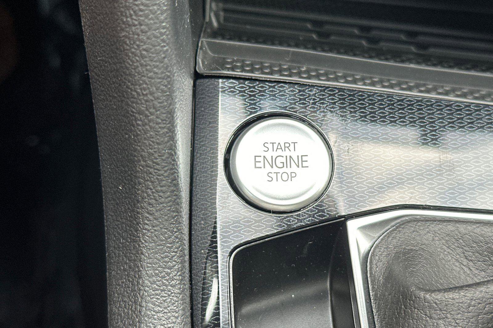 New 2026 Volkswagen Taos SE image 21