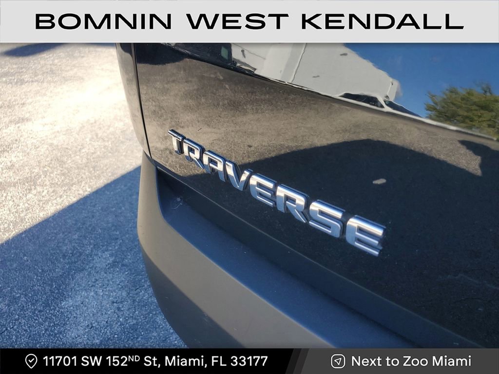 Used 2023 Chevrolet Traverse LS image 11