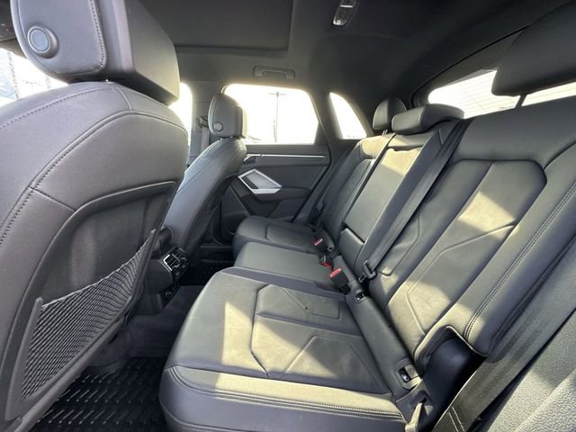Used 2022 Audi Q3 2.0T Premium Plus w/ Premium Plus Package image 9