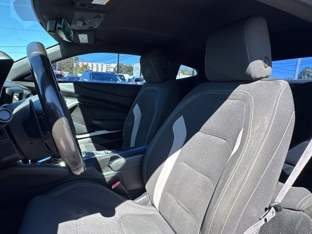 Used 2017 Chevrolet Camaro LT RWD image 13
