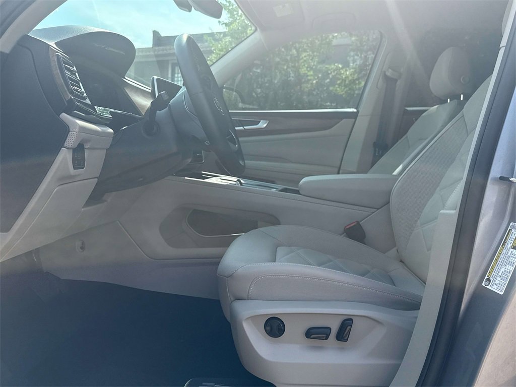 Used 2025 Volkswagen Atlas SE image 10