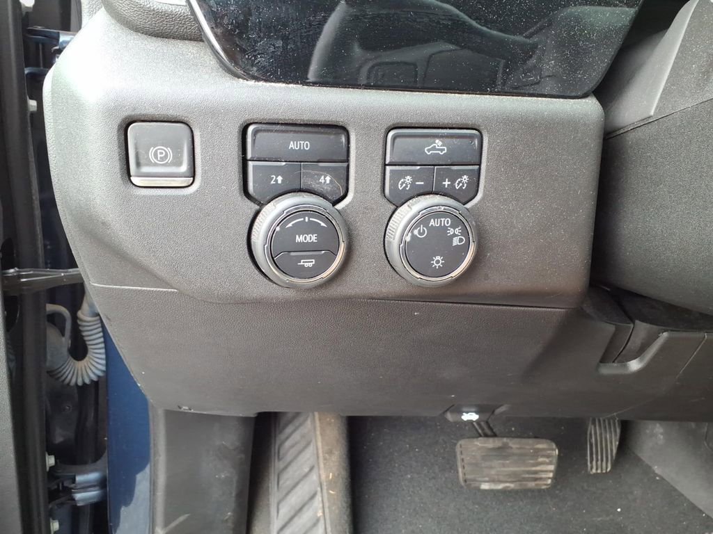 Used 2023 Chevrolet Silverado 1500 LT image 23