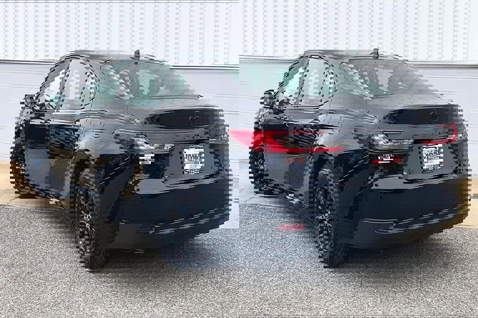 Used 2025 Toyota Camry LE w/ Convenience Package image 15