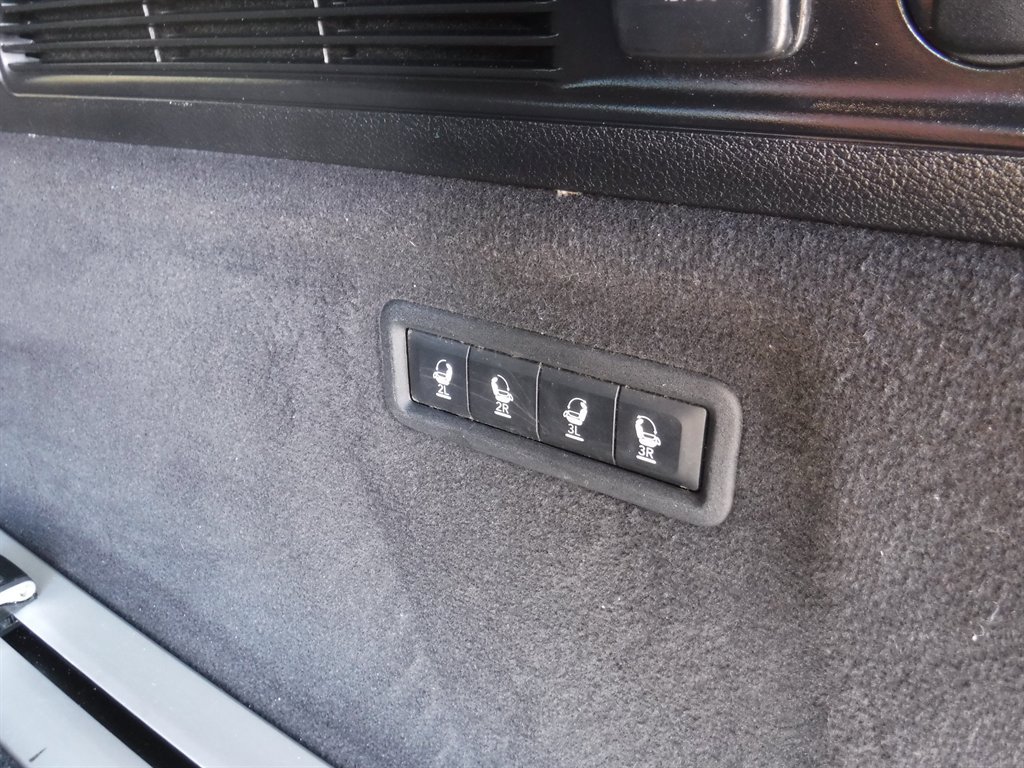 Used 2023 Jeep Grand Wagoneer L Series II image 9