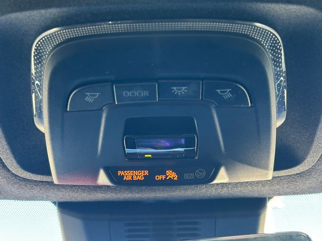 Used 2025 Toyota Corolla SE image 18