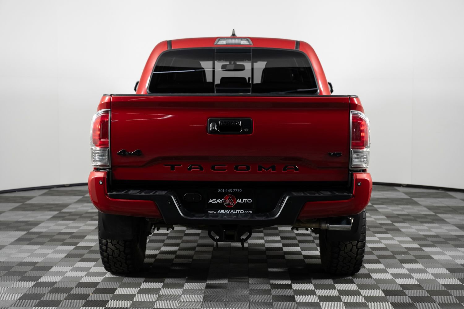 Used 2017 Toyota Tacoma Limited image 6