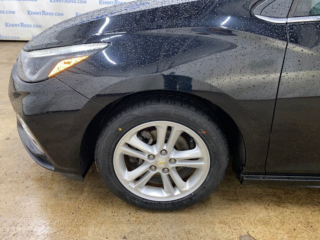 Used 2018 Chevrolet Cruze LT w/ Convenience Package image 16