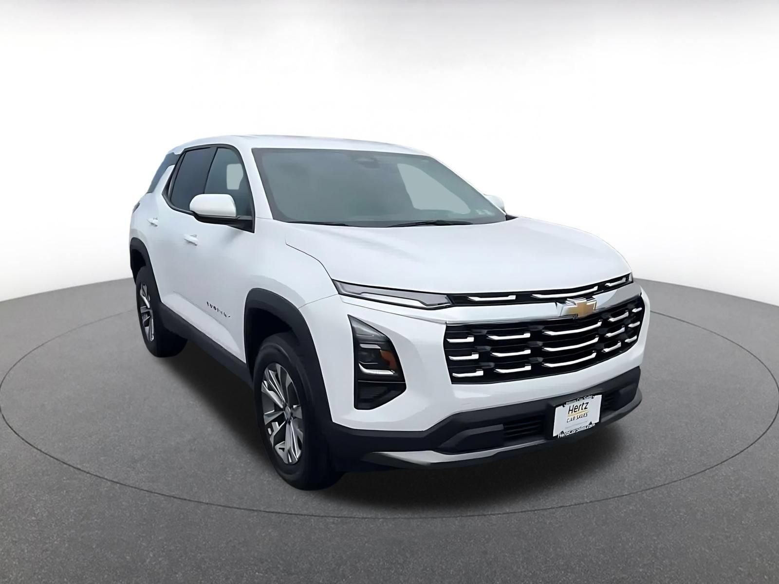 Used 2025 Chevrolet Equinox LT FWD image 3