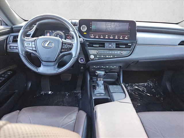 Used 2022 Lexus ES 300h w/ Accessory Package FWD image 18