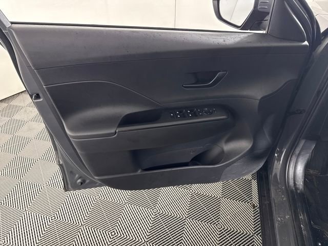 Used 2025 Hyundai Kona SE image 20