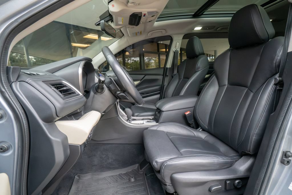 Used 2022 Subaru Ascent Limited w/ Technology Package AWD/4WD image 8