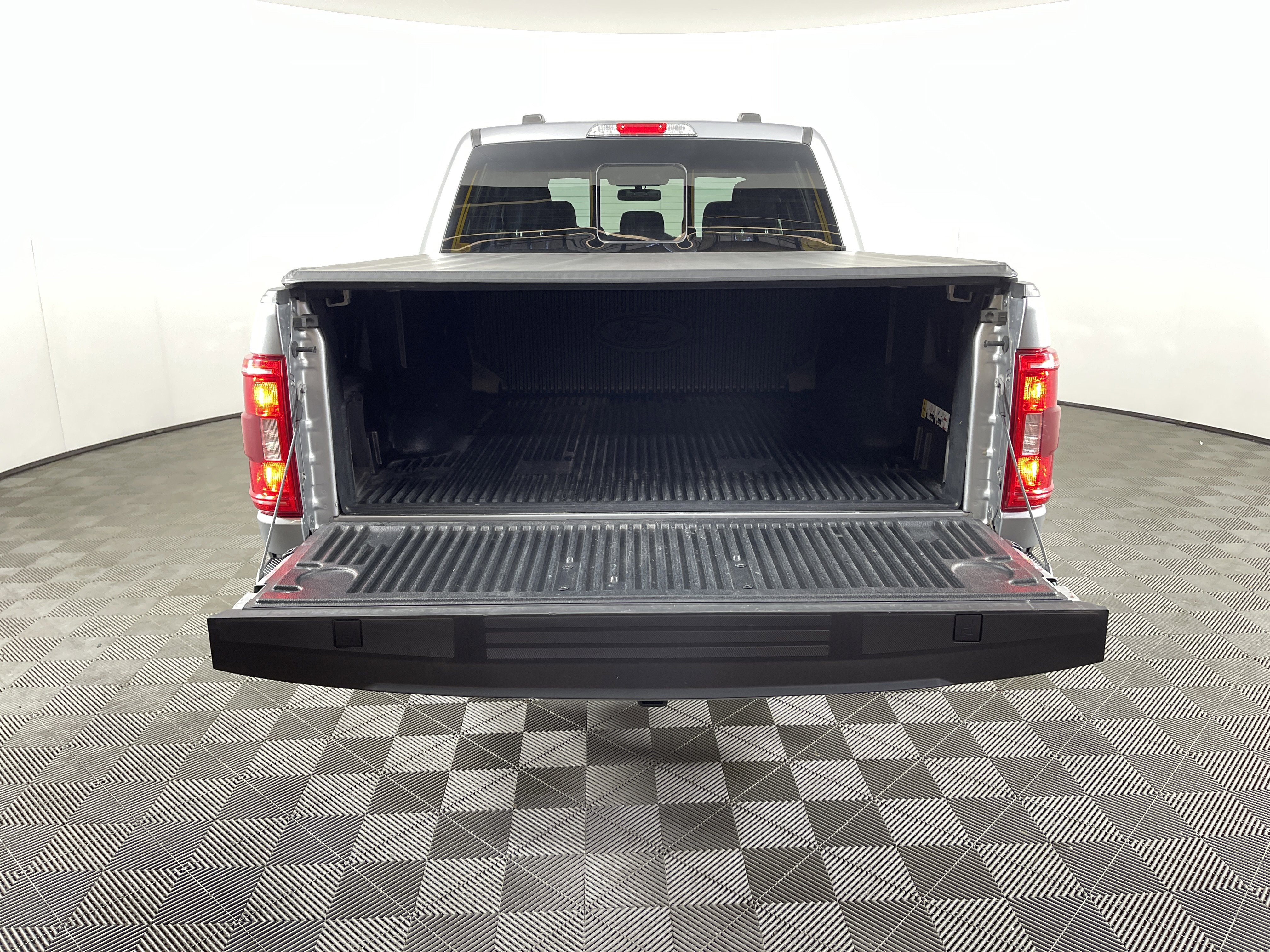 Used 2022 Ford F150 XLT w/ Equipment Group 302A High image 8