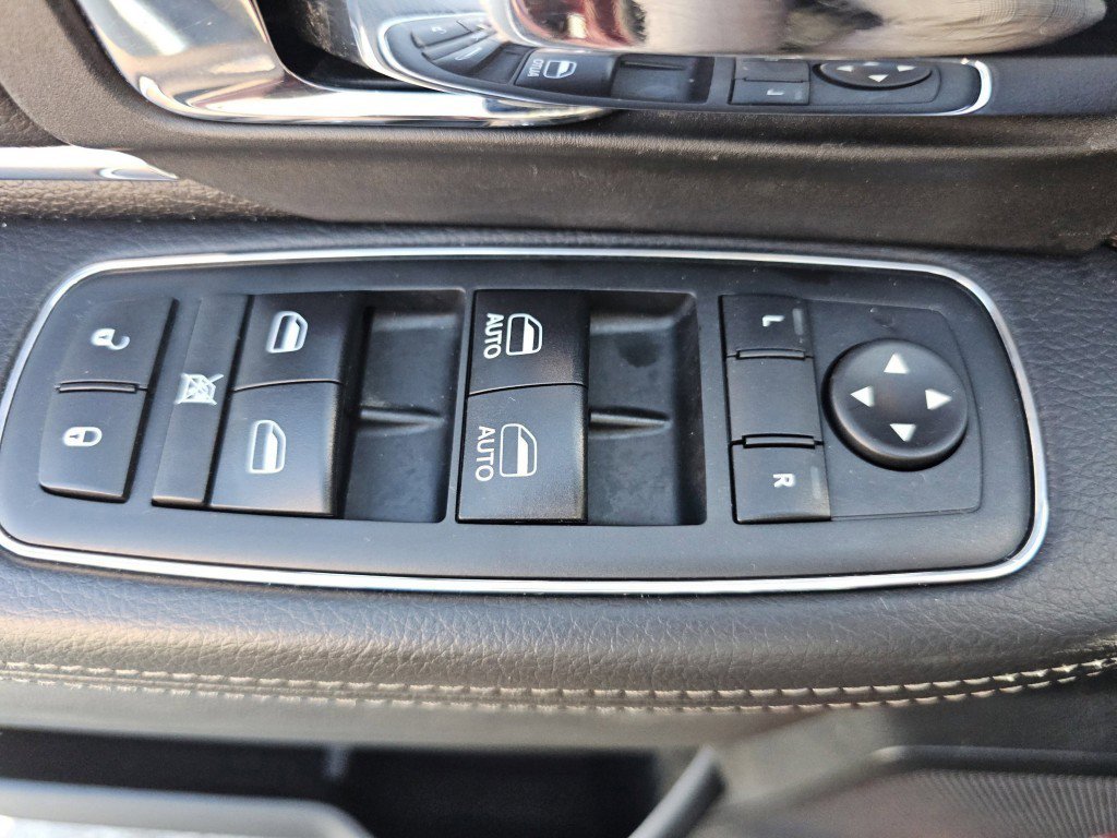 Used 2017 RAM 1500 Laramie image 28