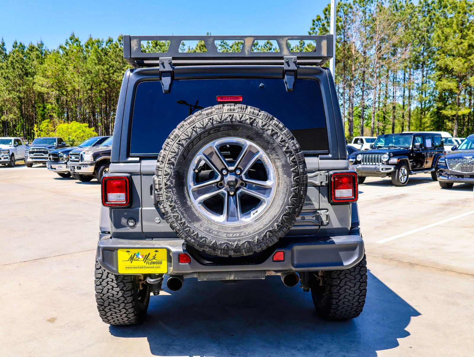 Used 2020 Jeep Wrangler Unlimited Sahara image 9