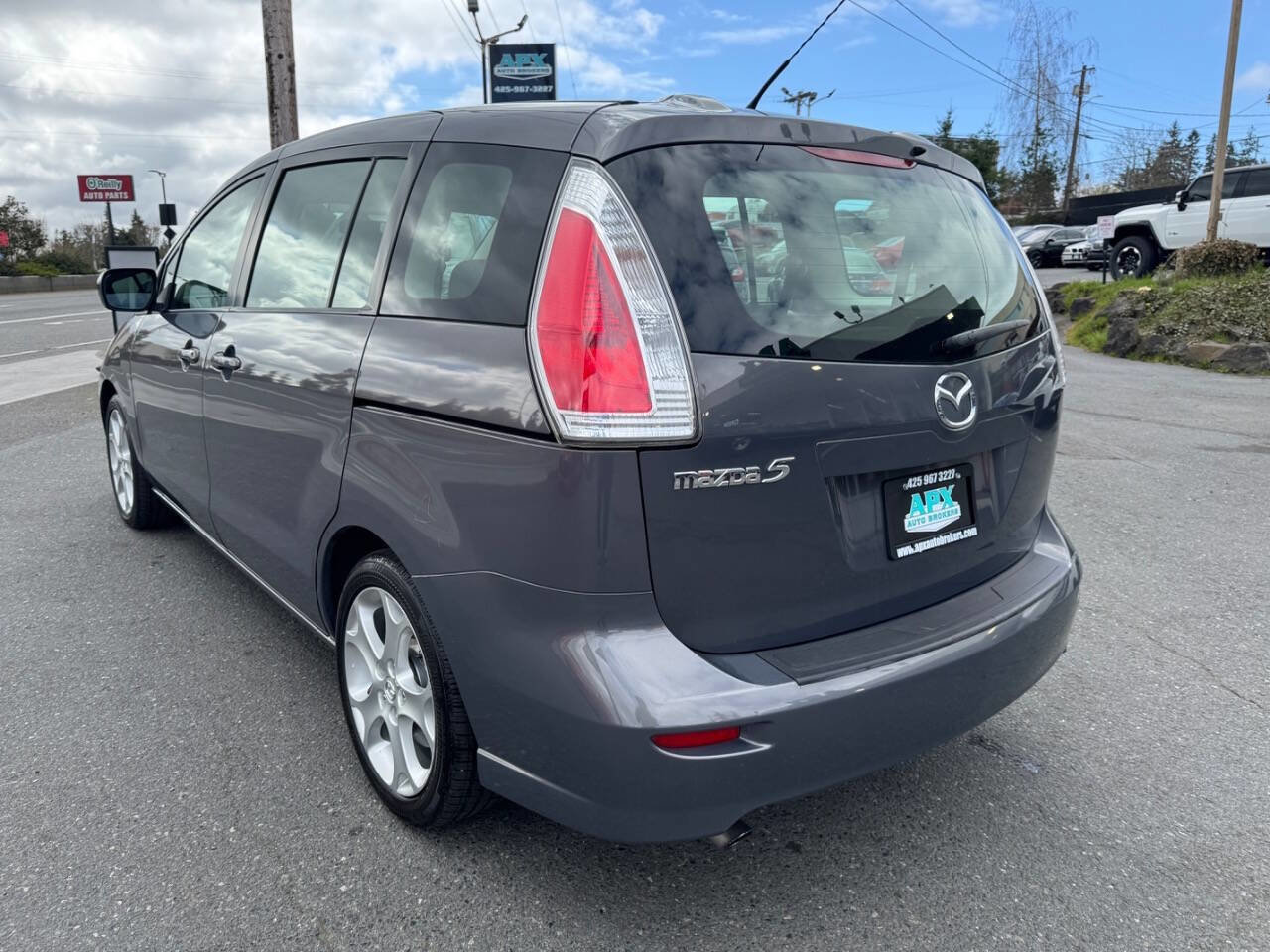 Used 2010 MAZDA MAZDA5 Sport image 3