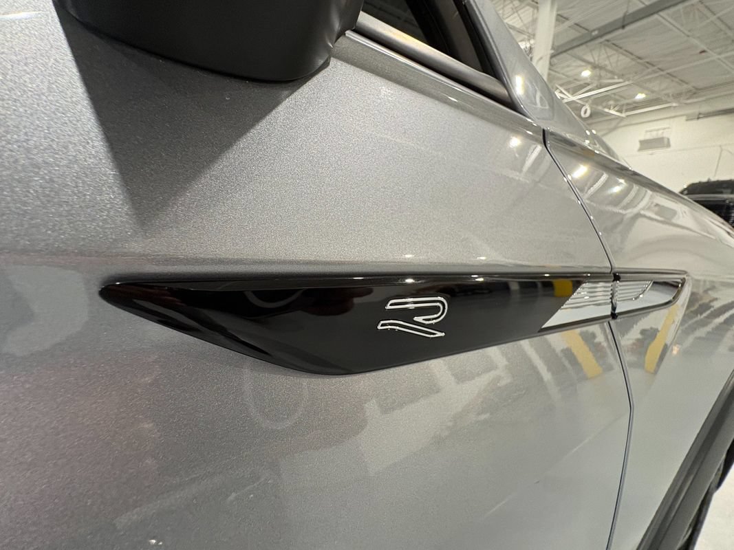 Used 2022 Volkswagen Tiguan SE R-Line AWD/4WD image 49