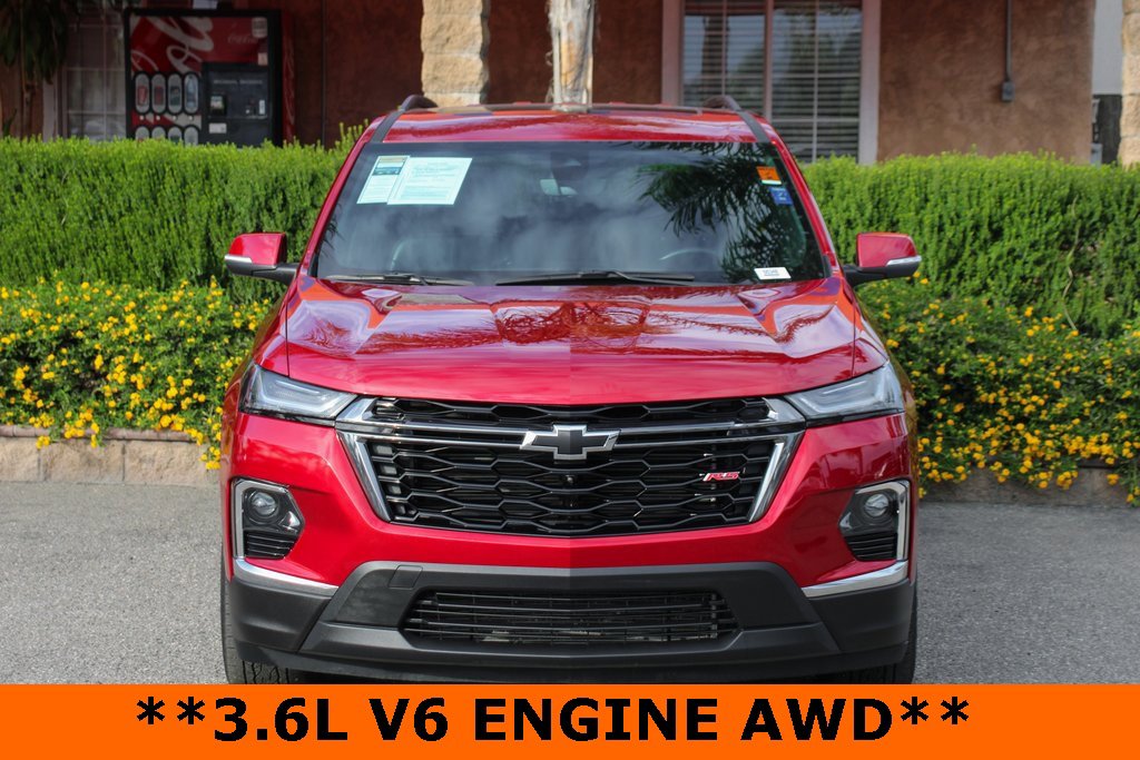 Used 2023 Chevrolet Traverse RS image 3