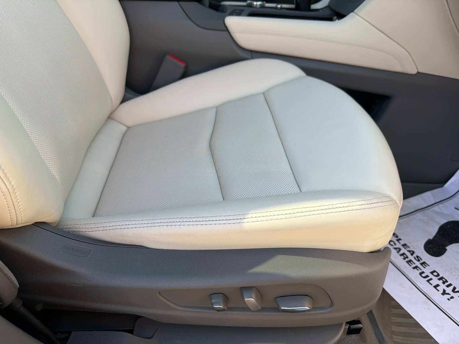 Used 2024 Cadillac XT5 Premium Luxury w/ LPO, Floor Liner Package FWD image 23