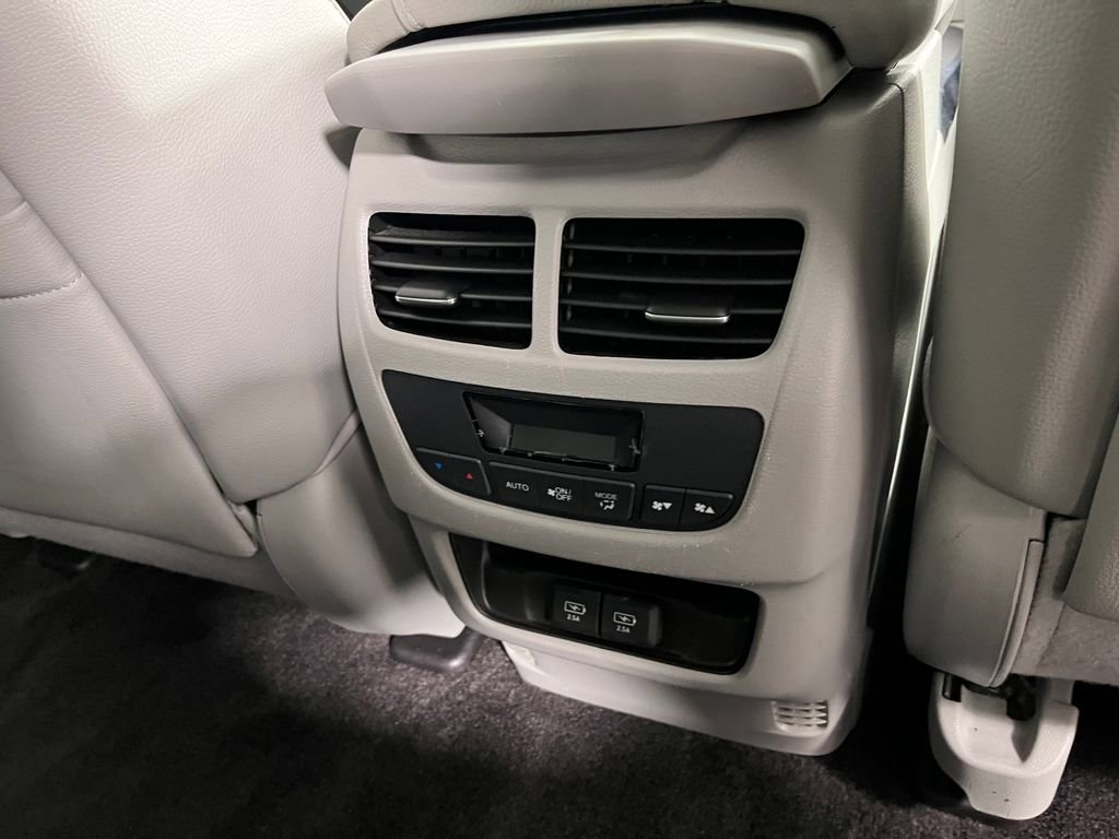 Used 2017 Acura MDX SH-AWD w/ Technology Package image 16