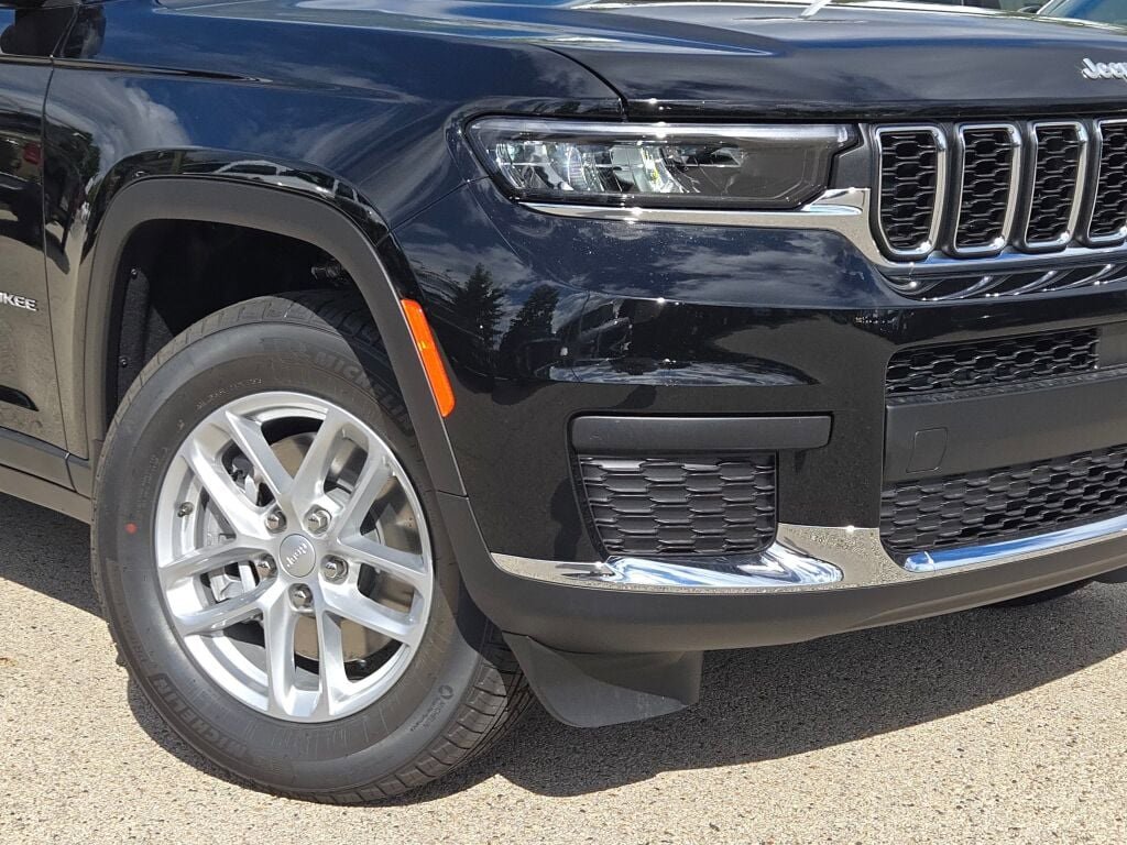 New 2025 Jeep Grand Cherokee L Laredo w/ Trailer Tow Package image 3