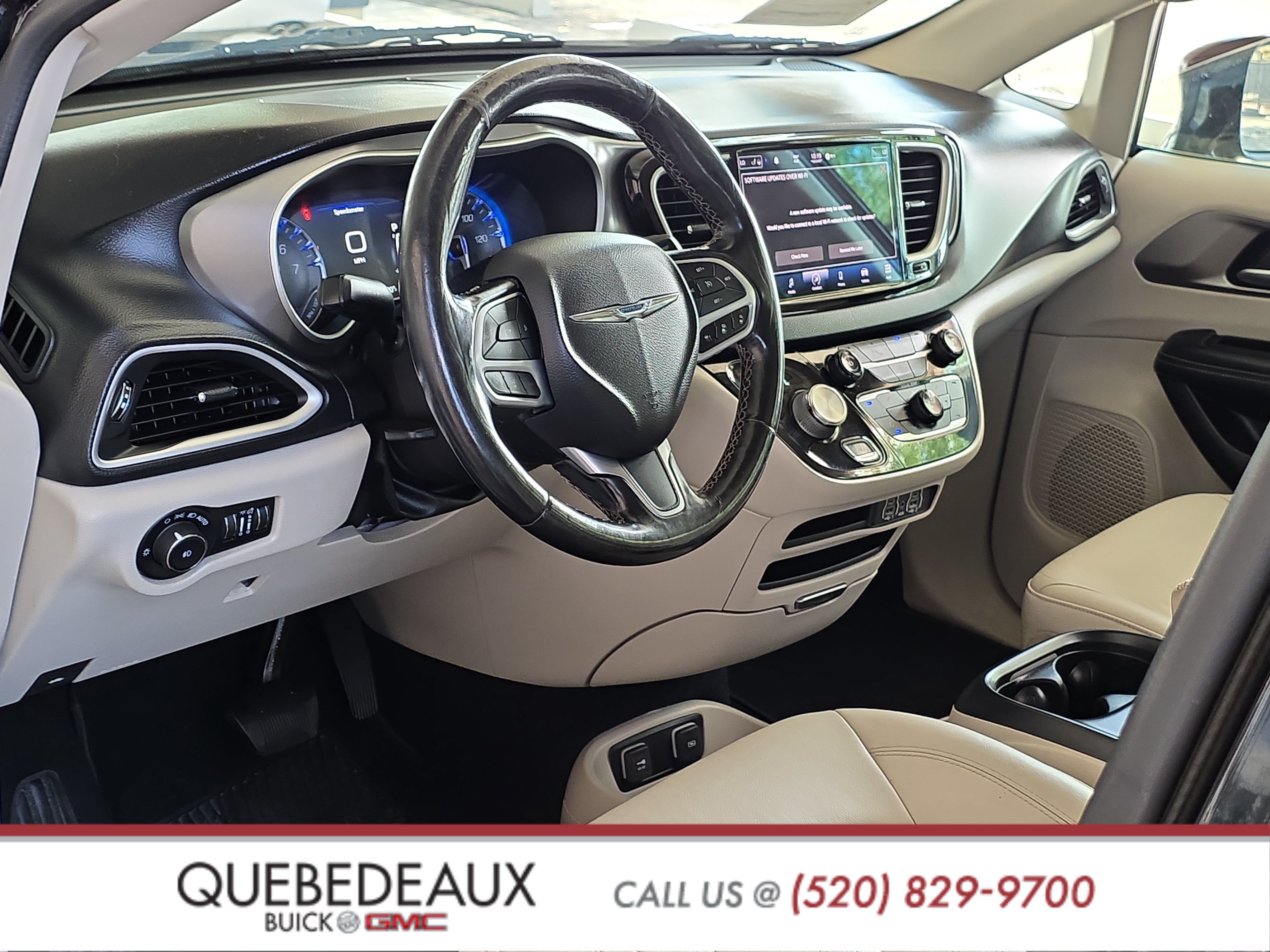 Used 2021 Chrysler Pacifica Touring-L FWD image 10