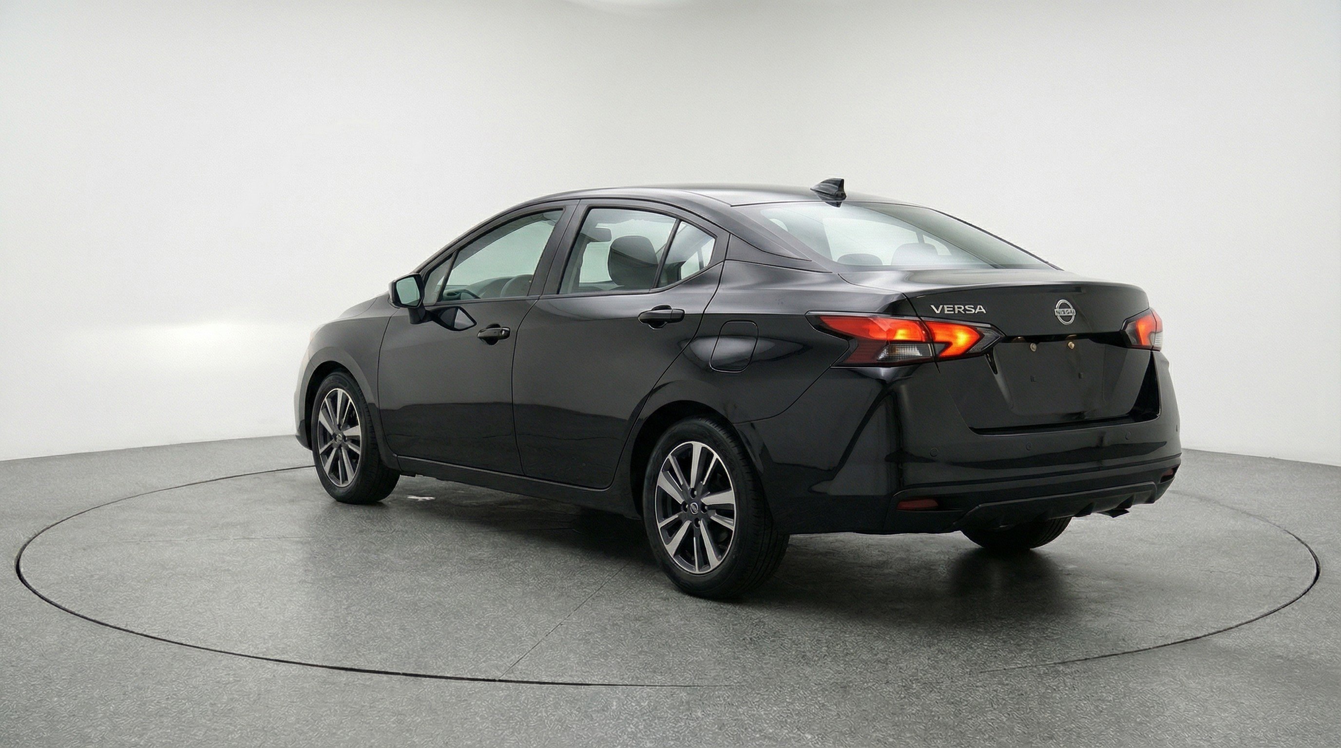 Used 2025 Nissan Versa SV FWD image 6