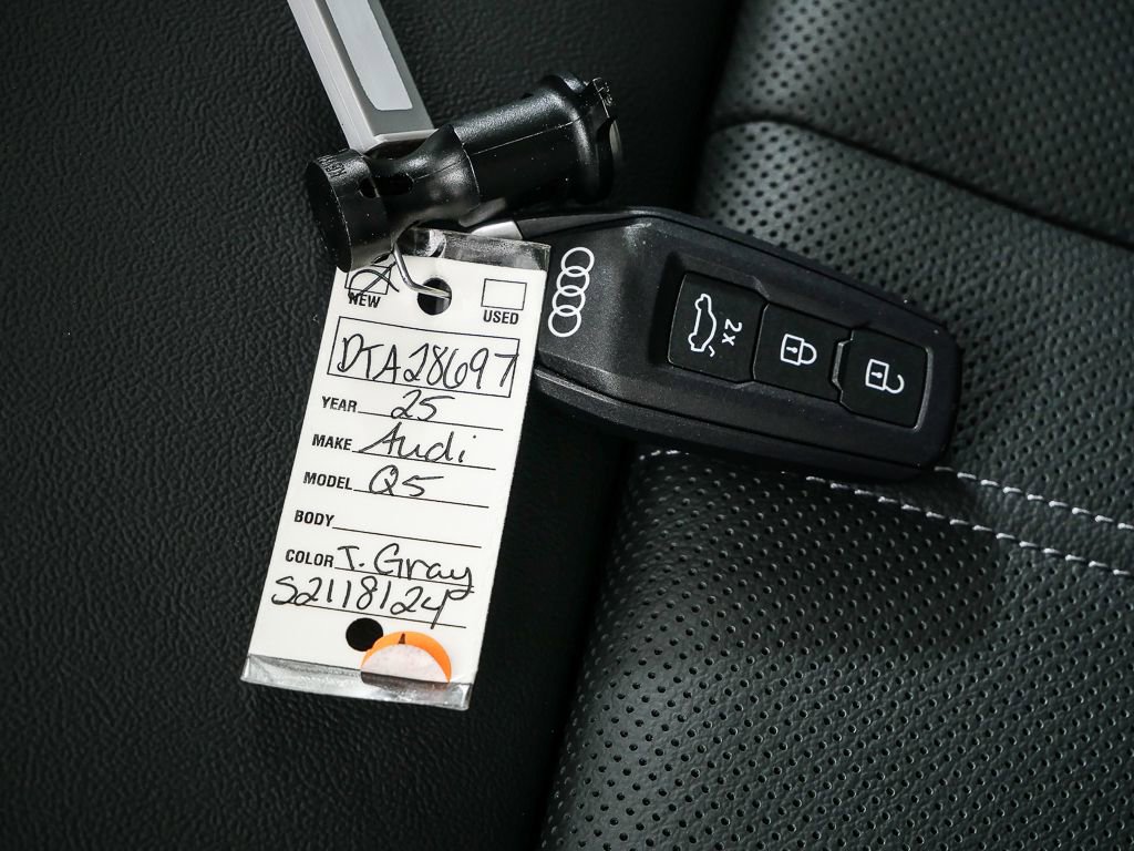 New 2025 Audi Q5 Premium Plus image 39